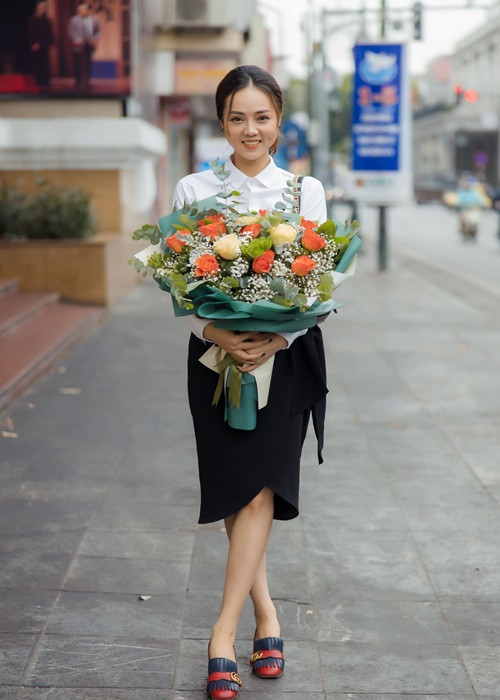 Vào ngày 8/3, Ngọc Hà viết trên trang cá nhân: "Mình không có thói quen bôi đen quá khứ và tô hồng tương lai, thực sự lại càng ngại thể hiện sự ngôn tình. Thú thật, chuyện tình cảm là điều gì khó nói lắm. Nó đến lúc nào, nó đi lúc nào cũng chả ai biết được. Lỡ, thể hiện sự ngôn tình, tô vẽ cuộc sống ngọt ngào. Dại mồm, chia tay lại lấy cơ cho người dưng chửi cho. “Ngày xưa nói hay lắm mà". Thà rằng, chuyện riêng tư cứ cất lại đi, buồn vui, đắng cay, khổ cực, tự biết, tự thấu. Thôi thì không viết lên ngôn tình thì cũng chả than thờ sầu bi làm chi. Khi viết ra mấy dòng này, cũng là lúc cuộc sống vẫn bình yên, vẫn vui vẻ và cũng không có ý định khoe khoang gì đâu". Nhiều cư dân mạng cho rằng chia sẻ của vợ Công Lý ẩn ý về chuyện chia tay. Trước đồn đoán về đời tư, Ngọc Hà vừa lên tiếng.