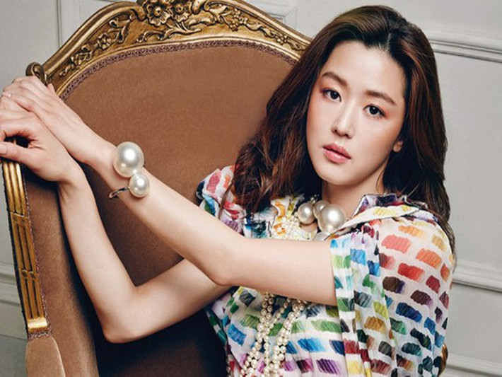 Tính đến nay, “mợ chảnh” Jeon Ji Hyun có trong tay 3 tòa nhà ở vị trí đắc địa tại Seoul với tổng trị giá 88,8 tỷ won (1.655 tỷ đồng). Ảnh: VTV