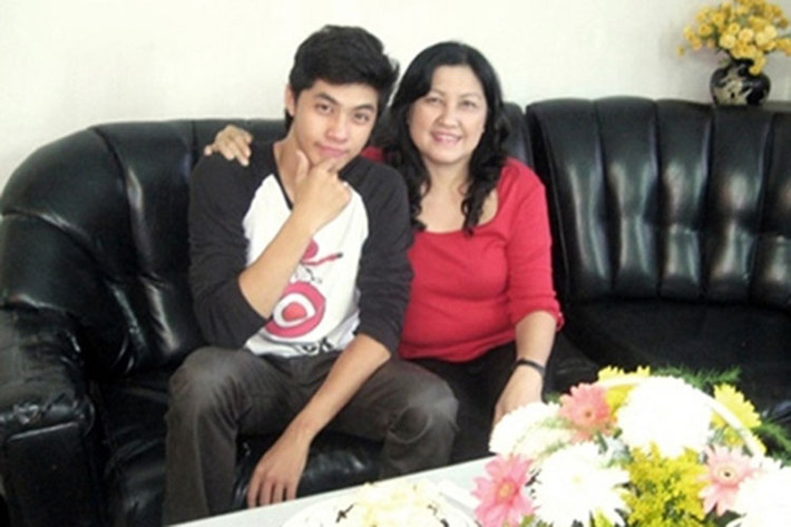 Noo Phước Thịnh là con duy nhất trong gia đình. Được biết, mẹ của anh từng là một nhân viên kế toán. Ảnh: Yan