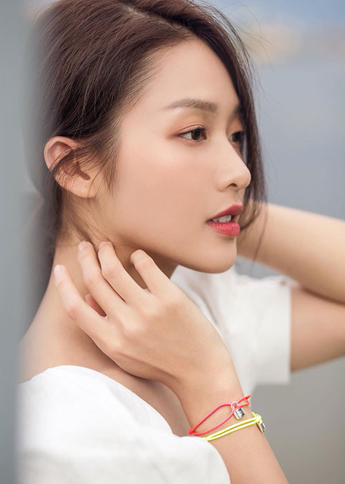 Giống như Viên Ngải Phi, Khả Ngân nhận được sự chú ý khi tham gia bản Việt của bộ phim đình đám xứ Hàn.