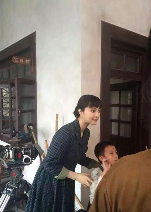 Phạm Băng Băng trốn thuế và có thể bị phạt đến 130 triệu USD. Trong thư xin lỗi gửi công chúng, nữ diễn viên thừa nhận sử dụng hợp đồng âm dương khi đóng phim "Đại oanh tạc". Ảnh: Sina