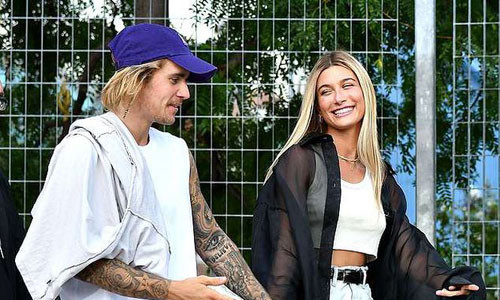 Justin Bieber và Hailey Baldwin đã cùng trao lời thề nguyện trong cùng ngày nhận được giấy đăng ký kết hôn tại tòa án thành phố New York hôm 13/9.