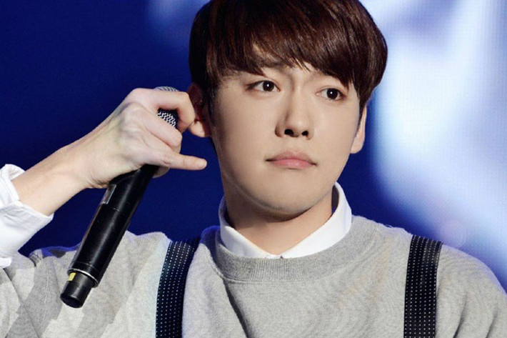Jinwoo sinh năm 1991, là thành viên lớn tuổi nhất cũng là thành viên có thời gian thực tập lâu nhất trong nhómWinner.