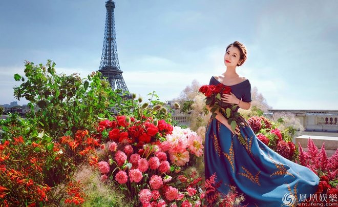 Hình ảnh mới nhất của Lâm Tâm Như quảng cáo cho một thương hiệu cũng được trang Ifeng chia sẻ.