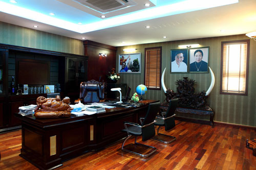 Phòng làm việc hiện đại, bày trí những vật dụng độc lạ