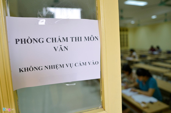 Trong hai ngày 13 và 14/7, Đại học Thủy lợi (Hà Nội) tiếp tục thực hiện các thủ tục kiểm tra, ghép điểm. PGS.TS Nguyễn Cảnh Thái, Phó hiệu trưởng cho biết, chiều 12/7, cụm thi số 3 đã hoàn thành chấm thi THPT quốc gia 2016.