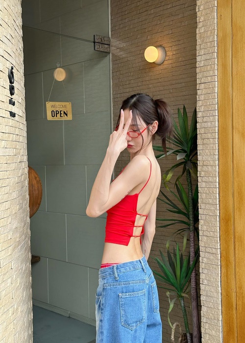 Berry hiện tại có cuộc sống khá sang chảnh. Cô nàng thường xuyên đi du lịch nước ngoài, ngồi khoang phục vụ hạng thương gia khi đi máy bay.