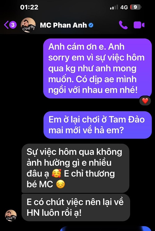 Kết thúc đêm nhạc, Duy Mạnh nhắn tin xin lỗi Phan Anh bởi Phan Anh không có cơ hội làm MC phần đấu giá từ thiện, thậm chí bị MC Tố Quyên cắt lời khi lên sân khấu. "MC Phan Anh, anh rất áy náy và ngại với em trong show diễn vừa rồi. Vì nó không được như điều anh mong muốn. Thông cảm cho anh nhé!", Duy Mạnh còn bày tỏ. Ảnh: FB Duy Mạnh.
