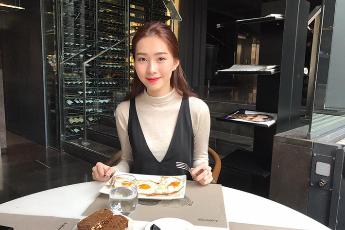Cùng đi du lịch với bạn trai và một số người bạn, trên trang cá nhân, Đặng Thu Thảo khoe loạt ảnh xinh tươi của mình ở Tây Ban Nha. (Ảnh: Instagram nhân vật)