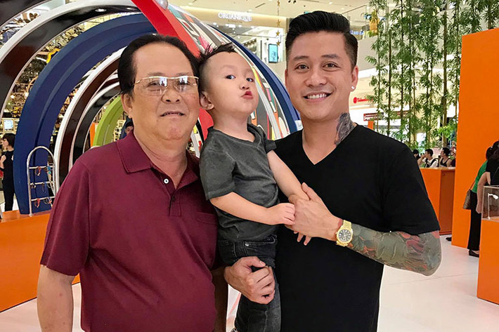 Tuấn Hương chia sẻ khoảnh khắc bình yên, hạnh phúc bên những người thân yêu.
