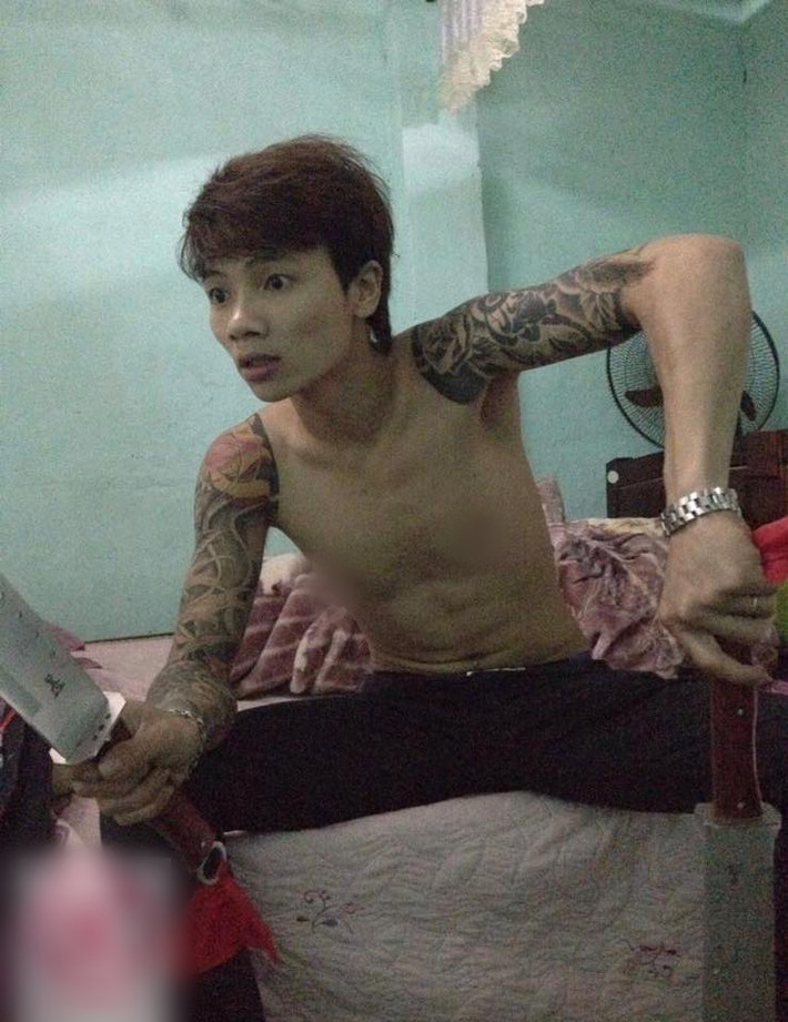 Khi mạng xã hội bùng nổ, Khá Bảnh từng khá nổi tiếng trên mạng xã hội với những clip xấu, bẩn có nội dung về xã hội đen, chửi thề, dọa đánh nhau, khoe dùng ma túy... làm ảnh hưởng đến một bộ phận không nhỏ giới trẻ. Đây là hiện tượng lệch chuẩn đáng báo động.