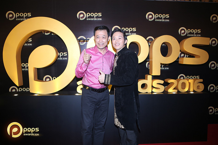 Ngoài danh hài Hoài Linh, nghệ sĩ hài Vân Sơn cũng được vinh danh tại POPS Awards 2016 với giải thưởng “Kênh hài của năm”.