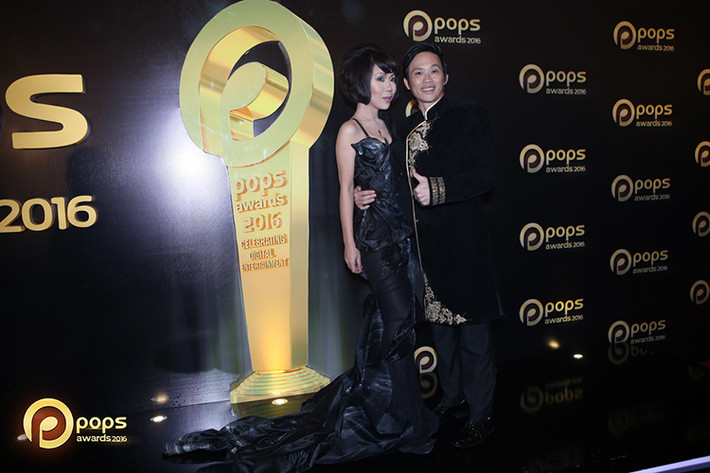 Tối qua (14/12), danh hài Hoài Linh đã đến tham dự buổi lễ trao giải POPS Awards 2016 nhằm vinh danh các nội dung giải trí kỹ thuật số đặc sắc trong lĩnh vực giải trí kỹ thuật số 2016.