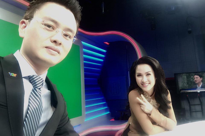 Mới đây, khán giả của Thời sự 19h VTV1 không khỏi bất ngờ trước tin BTV Thúy Hằng sẽ không còn dẫn chương trình này nữa. (Ảnh: Facebook nhân vật)