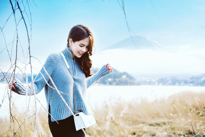 Cũng nhờ bạn trai tin đồn giàu có, ngoài đồ hiệu, người đẹp còn được đi nhiều nơi trên thế giới: Nhật Bản, Hàn Quốc, Mỹ... Hiện tại, Ngọc Trinh vẫn chưa khẳng định hay phủ định thông tin yêu tỷ phú Hoàng Kiều. (Ảnh: Instagram nhân vật)