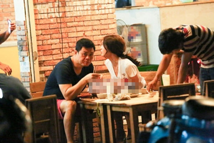 Tình mới và tình cũ của “nữ hoàng nội y” còn đều lớn tuổi. Theo đó, tỷ phú Hoàng Kiều (năm nay 72 tuổi) hơn Ngọc Trinh tận 45 tuổi còn bạn trai 8 năm hơn cô 20 tuổi. (Ảnh: VTC News)
