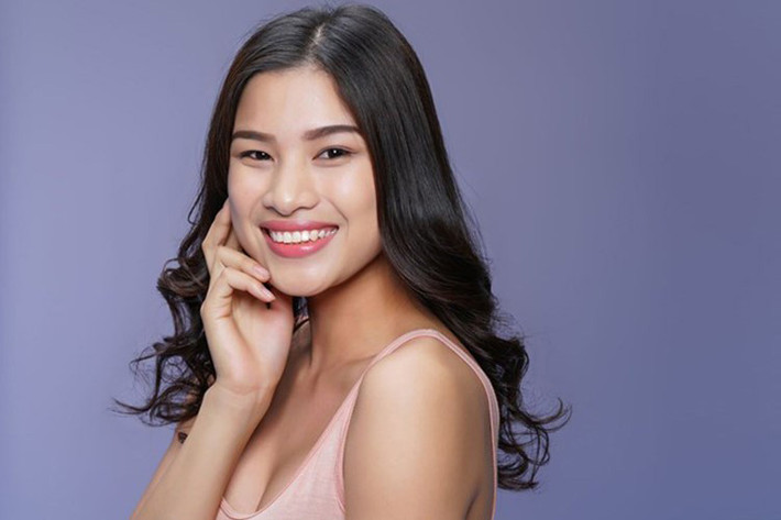 Tại The Face 2016, được đánh giá là thí sinh tiềm năng, Nguyễn Thị Thành bị loại ngay tập 2 khiến khán giả bất ngờ. Cô chia sẻ vì áp lực từ gia đình nên mất phong độ. Tuy nhiên, khán giả cho rằng cô dựng chuyện để tiện đi thi cuộc thi Hoa hậu Việt Nam 2016. Ảnh: Zing