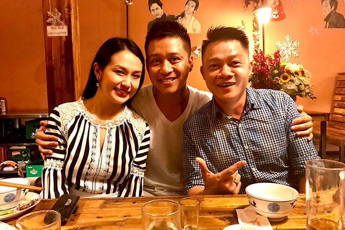 Vợ chồng Tuấn Hưng - Thu Hương vừa tổ chức một bữa tiệc vui vẻ và lãng mạn để mừng 3 năm ngày cưới. Ảnh: FBVN