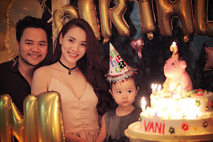 Vợ chồng nữ diễn viên Trang Nhung vừa mở tiệc sinh nhật tròn 2 tuổi tại nhà cho cô con gái đầu lòng tên Vani. Ảnh: FBNV