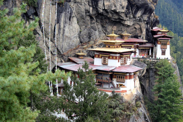 Tu viện Taktsang Palphug nằm trên vách núi dựng đứng tại thung lũng Paro ở Bhutan. Đây là một trong những công trình kiến trúc ấn tượng nhất thế giới.