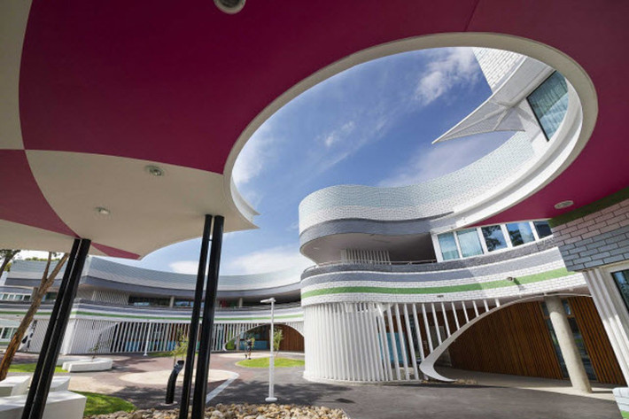 Trường ngữ pháp Penleigh và Essendon Grammar ở thành phố Melbourne, Australia.