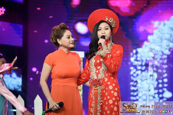 Mới nhất, Lê Lộc chia sẻ cả gia đình của cô muốn chết vì áp lực dư luận. “Nhưng cho đến hiện tại gia đình em vẫn còn giữ vững dân số, tuy cũng có phần trọng thương”, cô nói thêm.
