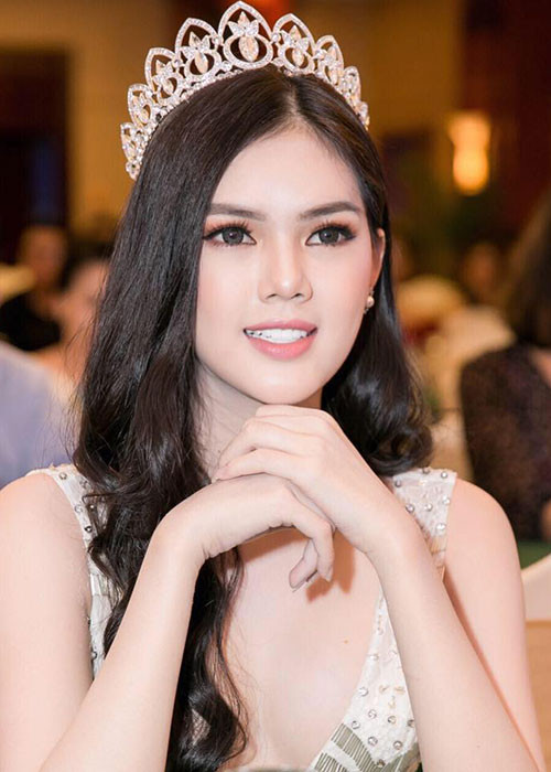 Người đẹp sinh năm 1996 đoạt ngôi vị á hậu 2 Miss Ao dai Vietnam World 2017.