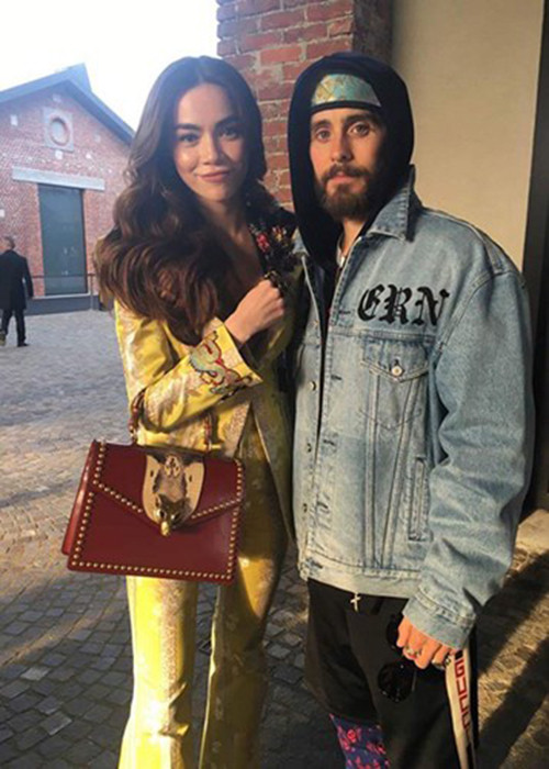 Hình ảnh Hồ Ngọc Hà bên đạo diễn Jared Leto - bạn trai tin đồn của diễn viên Angelina Jolie trong chuyến công tác ở Italy cũng gây chú ý. (Ảnh: FBNV)