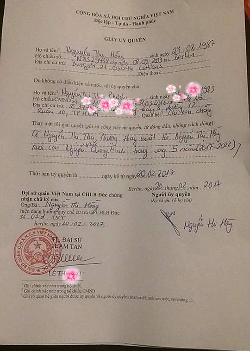 Qua hình ảnh giấy ủy quyền cho Thu Phượng nhận con nuôi, người chị chồng của Thu Phượng đang sống ở Đức nên không có điều kiện về nước đã đồng ý ủy quyền cho Thu Phượng nuôi cậu con trai từ năm 2017 đến năm 2022. (Ảnh: FBNV)
