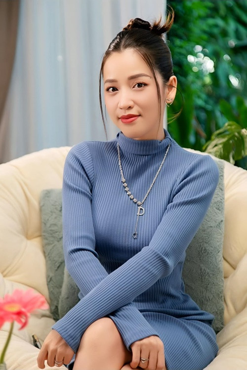 Puka đau đớn khi biết tin người yêu cưới cô gái khác. “Tôi khóc nức nở vì không tin vào sự thật. Thậm chí, tôi còn nghĩ đến điều xấu nhất”, cô chia sẻ trên Zing. Nhờ có sự động viên của người thân và bạn bè, Puka vượt qua được giai đoạn khó khăn. Ảnh: FBNV.