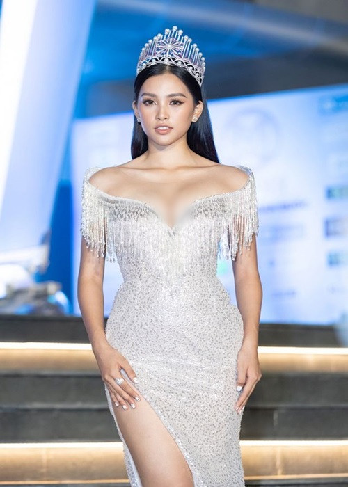 Nàng hoa hậu sở hữu vòng một đẹp nhất nhì showbiz Việt. Ảnh: Dân Việt