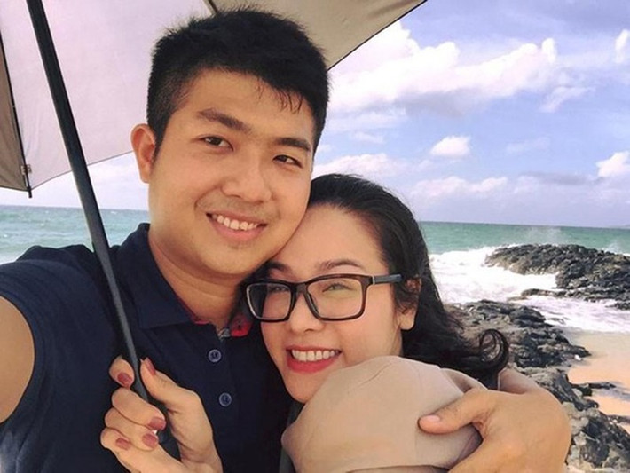 Nhật Kim Anh kết hôn với doanh nhân Bửu Lộc năm 2014. Tuy nhiên, hạnh phúc của Nhật Kim Anh ngắn chẳng tày gang khi cả hai bí mật ly hôn chỉ sau 2 năm chung sống.