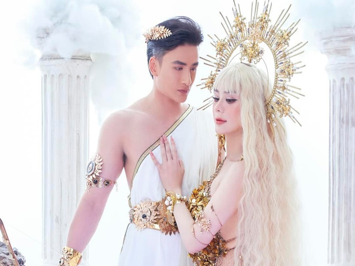 Lâm Khánh Chi vẫn dính như sam với Song Duy - người bị Phi Hùng tố là "người thứ ba".
