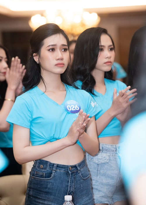 Giây phút đoàn tụ nghẹn ngào của Đỗ Mỹ Linh, Lương Thuỳ Linh, Kiều Loan và người thầy cũ cũng đã khiến các thí sinh Miss World Vietnam 2022 có những giờ phút sâu lắng.