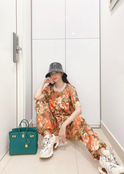 Tuy nhiên, khi bán túi hiệu, sẽ rất nhanh có người mua lại ngay. Ảnh: FBNV