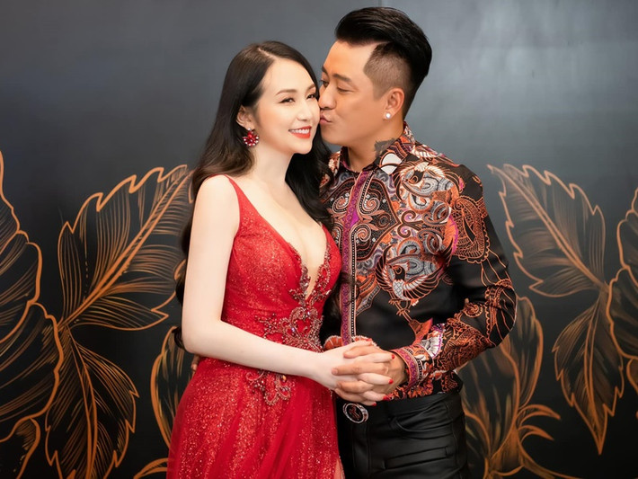 Tuấn Hưng tậu căn biệt thự 50 tỷ cạnh biển An Bàng (Hội An, Quảng Nam) để làm quà tặng bà xã Hương Baby kỷ niệm 8 năm cưới.