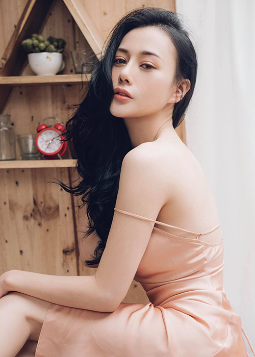 Năm 2018 có thể xem là năm thành công của Phương Oanh bởi vai diễn trong bộ phim gây sốt "Quỳnh búp bê" giúp cô tỏa sáng.