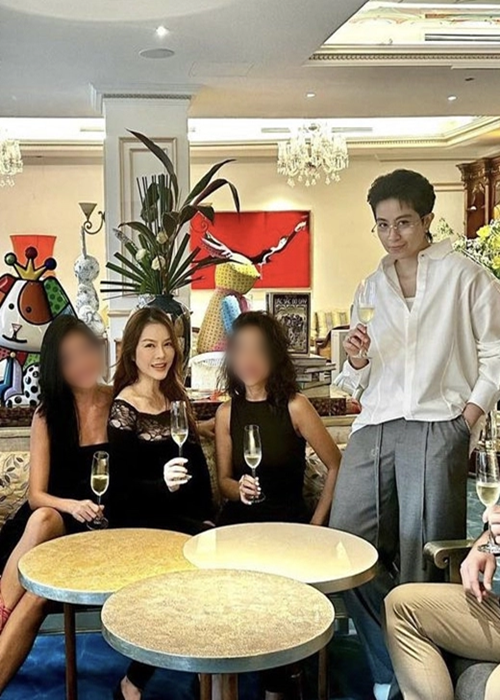 Một số khán giả đặt nghi vấn Gil Lê và Lý Nhã Kỳ có mối quan hệ trên mức đồng nghiệp. Ảnh: Phụ Nữ Mới.