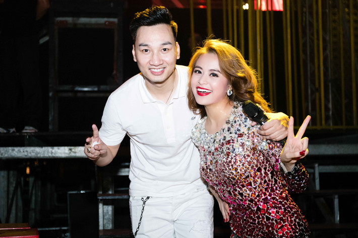 Ngoài Noo Phước Thịnh, Hoàng Thùy Linh còn hội ngộ MC Thành Trung.