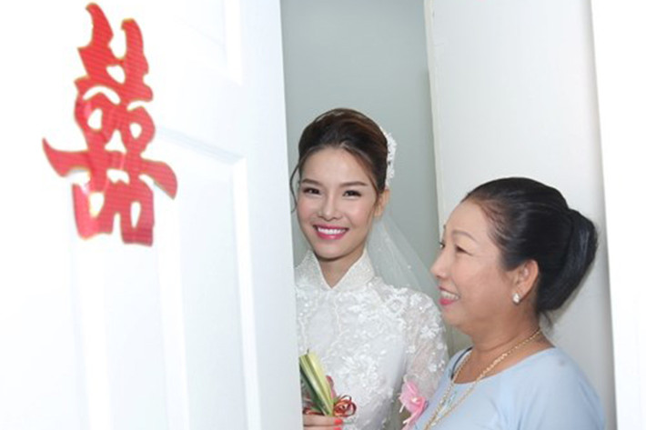 Đám hỏi của Kỳ Hân và Mạc Hồng Quân đã diễn ra tại quê nhà của nữ người mẫu ở Sóc Trăng vào ngày hôm nay (15/6). (Ảnh: Tiền phong)