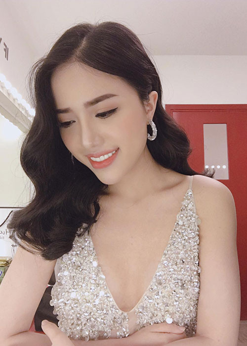 Phùng Khánh Linh không ngần ngại thừa nhận dao kéo vòng 1. Ảnh: FBNV