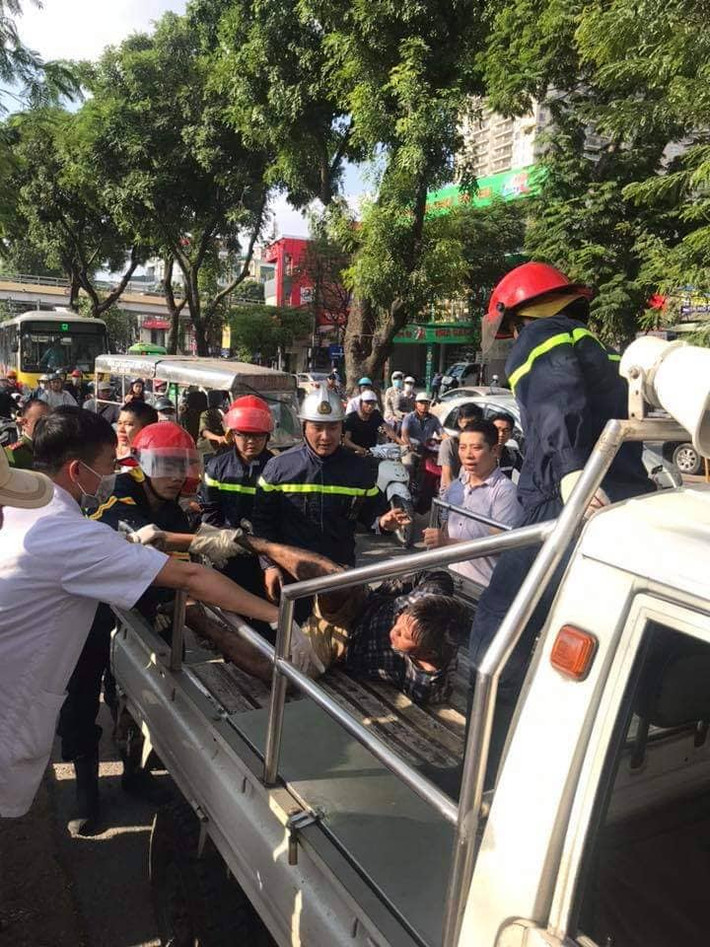Hiện chưa rõ nguyên nhân khiến thanh niên hành động như vậy.