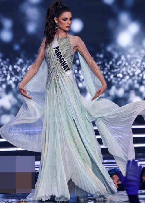 Đại diện Paraguay chọn váy dạ hội có tà bay bổng. Ảnh: Philstarlife