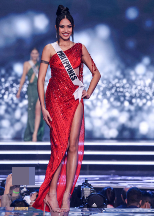 Người đẹp đến từ Philippines nổi bật với đầm gam đỏ. Ảnh: Philstarlife