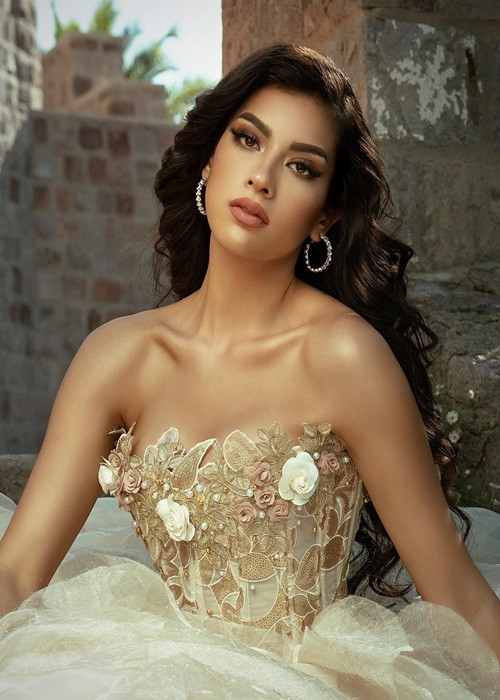 Antonia Cristal Figueroa - đại diện Chile đang là thí sinh sáng giá cho vương miện Miss Universe 2021- Hoa hậu Hoàn vũ Thế giới 2021. Cô từng lọt top 12 Hoa hậu Trái đất 2018, top 10 phần thi tài năng Hoa hậu Thế giới 2016. Antonia nói thạo tiếng Anh, Đức và Tây Ban Nha. Ảnh: Antonia Cristal Figueroa