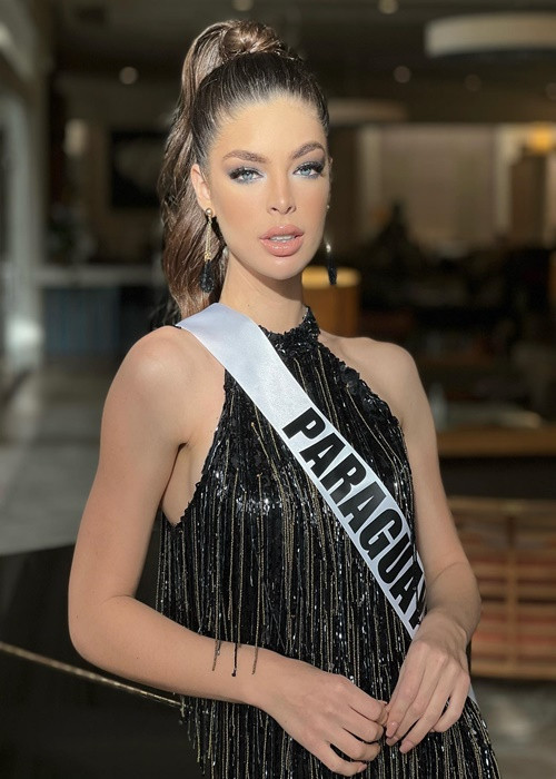 Kim Duyên cũng phải dè chừng đại diện Paraguay - Nadia Ferreira. Mỹ nhân này cao 1m75, có số đo ba vòng 83-60–90 cm. Cô làm người mẫu từ năm 2012, từng có cơ hội làm việc tại các kinh đô thời trang như Milan, New York, Paris. Missosology dự đoán Nadia sẽ lọt top 5 chung cuộc. Ảnh: Nadia Ferreira