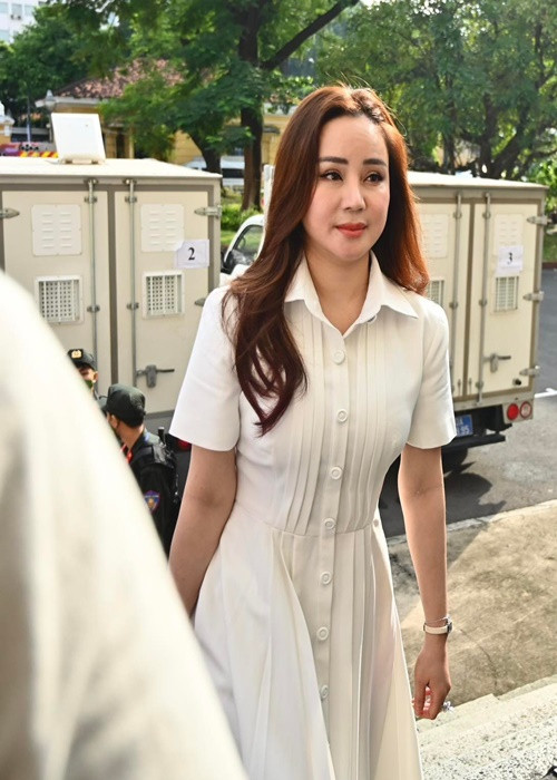 Ngày 21/9, Vy Oanh dự phiên xét xử bà Nguyễn Phương Hằng với tư cách là người có nghĩa vụ và quyền lợi liên quan. Ảnh: Vietnamnet.