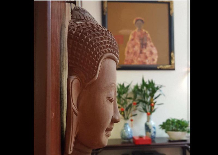 Hơi hướng Phật pháp là điều dễ thấy trong nhà Quang Dũng.