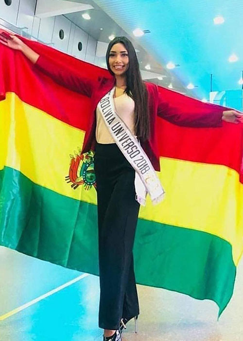 Người đẹp Bolivia rạng rỡ lên đường.