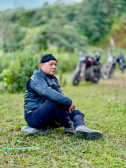 Nam MC cho hay: "Tôi đã cung cấp đầy đủ tài liệu và hợp tác nghiêm túc, minh bạch để làm rõ mọi khúc mắc từ dư luận cũng như chính cá nhân tôi trong quá trình tham gia quảng cáo các sản phẩm thực phẩm bổ sung/sữa. Sai phạm trong quảng cáo cũng đã được làm rõ và tôi sẽ phải chịu trách nhiệm về hành vi vi phạm của mình". Ảnh: FB Quang Minh.